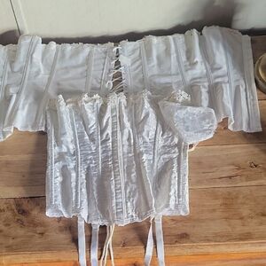 Elegant White Lace-Up Corset Shapewear